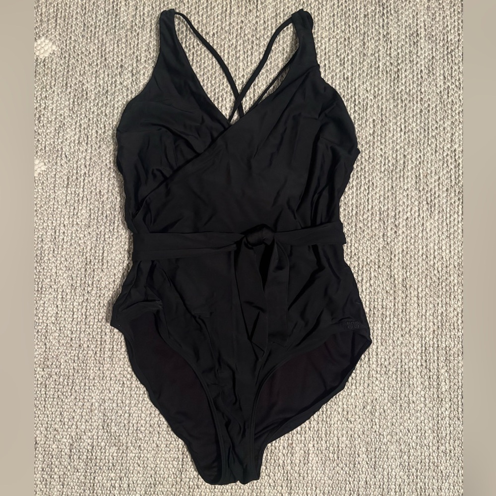 Albion Fit Black tie-waist strappy one-piece swimsuit size L (runs slightly big)